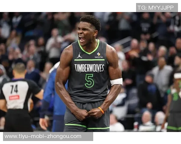 爱德华兹全场狂砍40分9篮板三分命中率高达43却遭遇失利拼尽全力仍难救主 爱德华兹全场狂砍40分9篮板三分命中率高达43却遭遇失利拼尽全力仍难救主