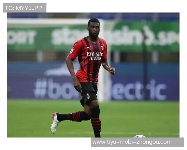 米兰队员莱奥托莫里单独训练普利西奇拉比奥特积极康复中